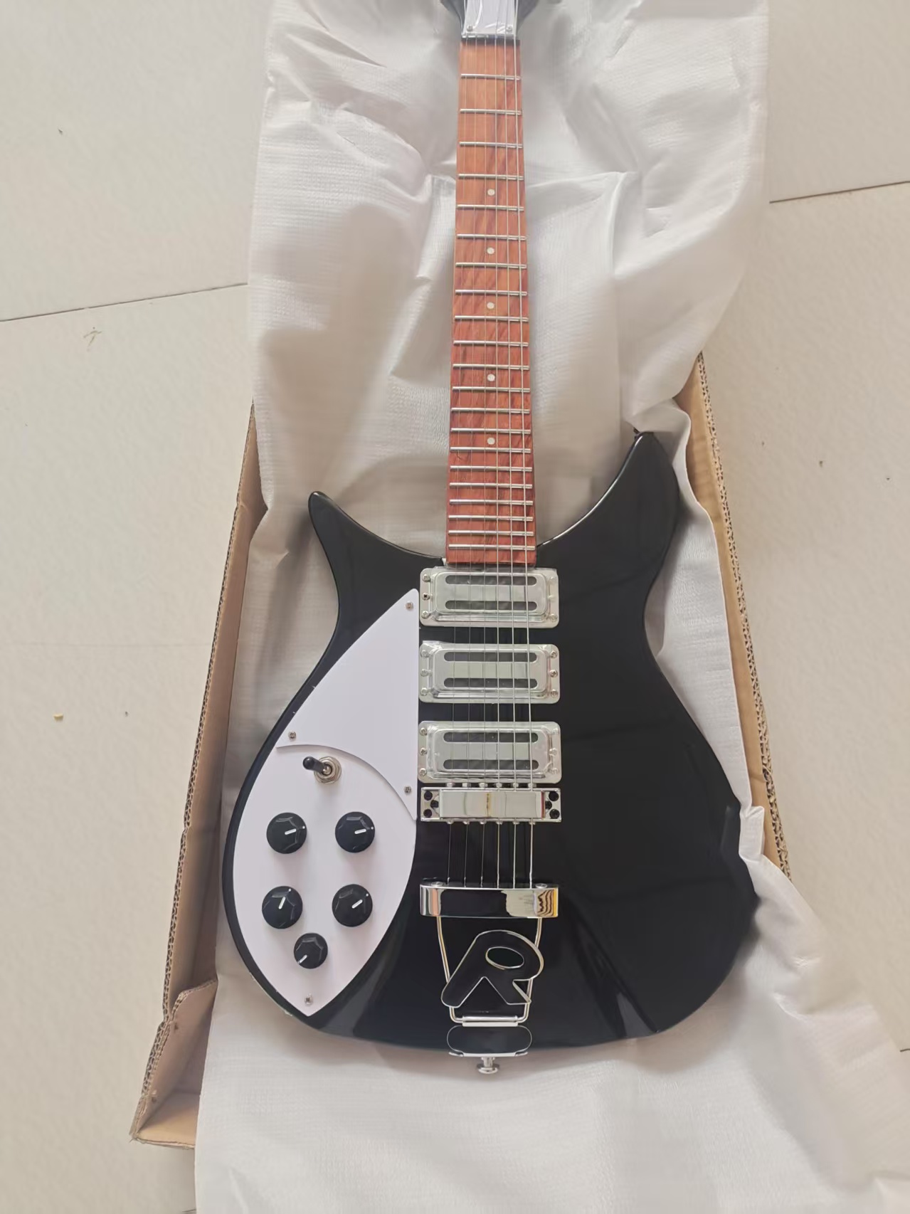 Dobro Resonator Guitar - 左手エレキギター 325 6 弦、黒色、3 ピースピックアップ、高品質ギター、在庫あり、迅速な発送